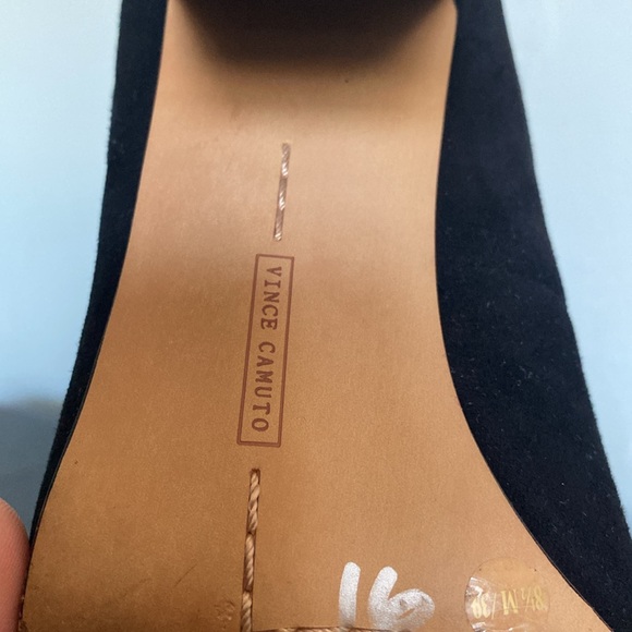 Vince Camuto heels - Picture 3 of 4